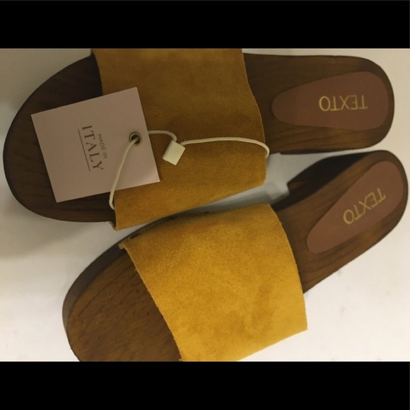 Texto Italian Clog Sandals - Picture 9 of 12